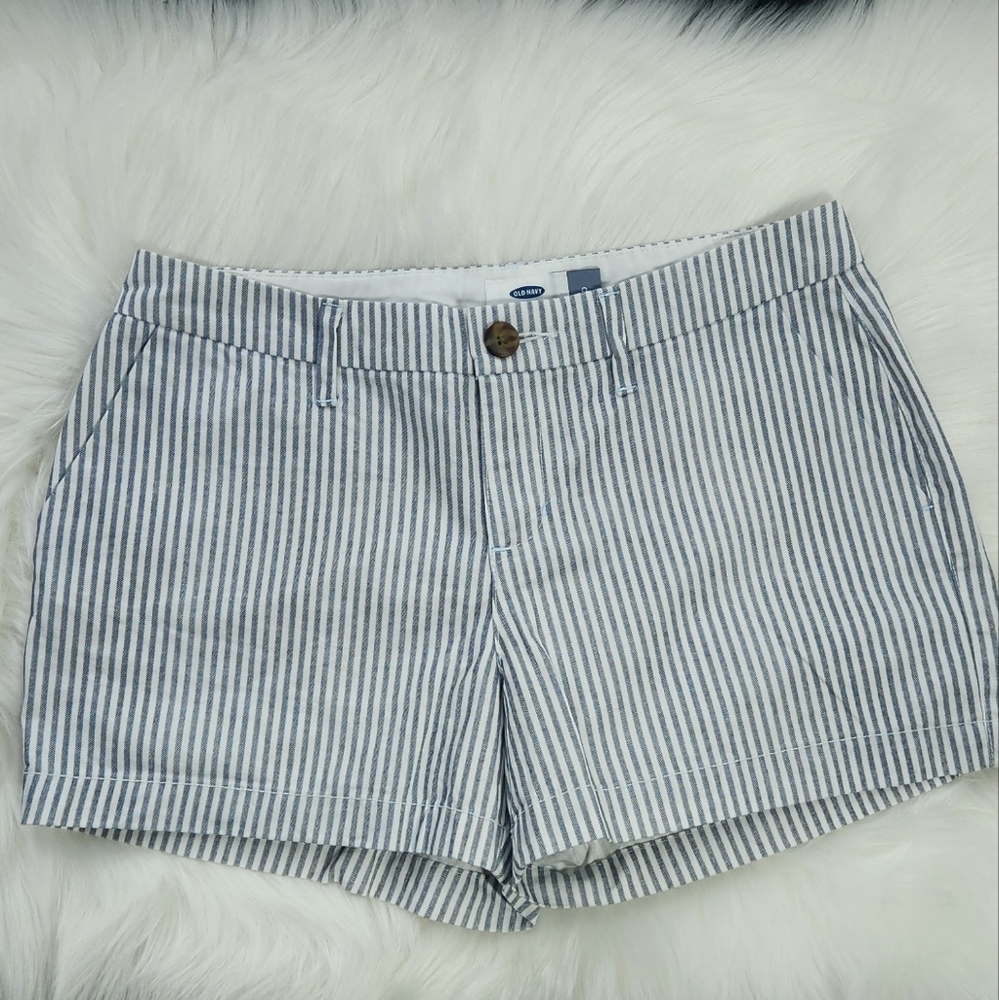 Old Navy Womens / Juniors Gray & White Casual Summer Stripe Shorts Size 0